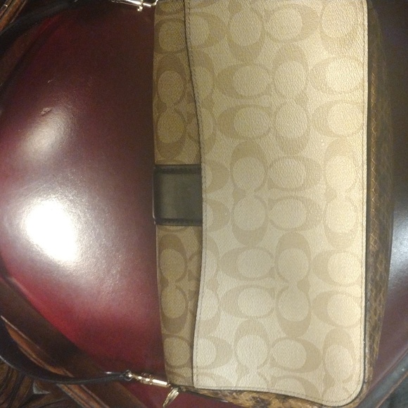 Coach purse - Picture 2 of 4